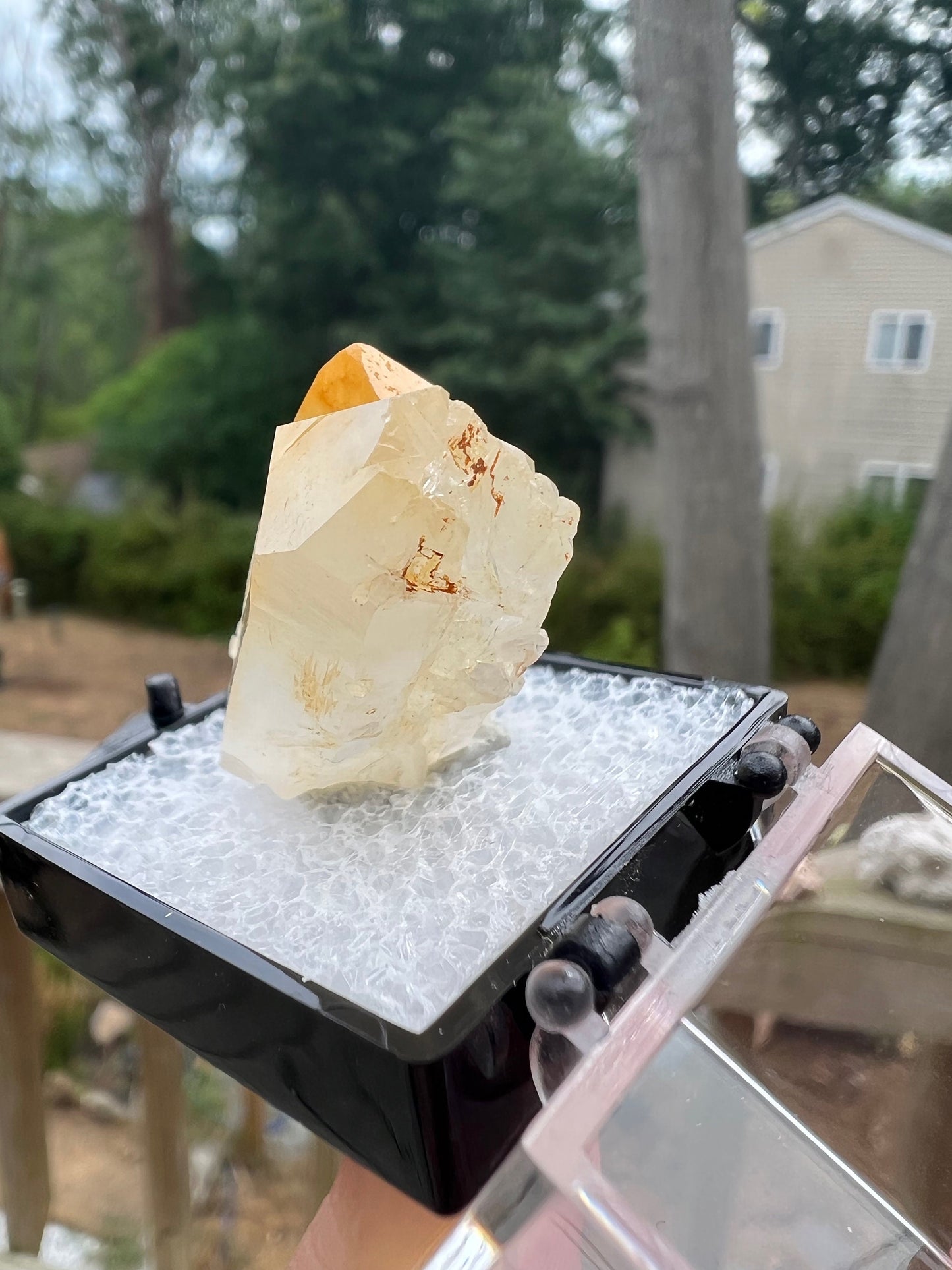 Halloysite in Quartz from Colombia