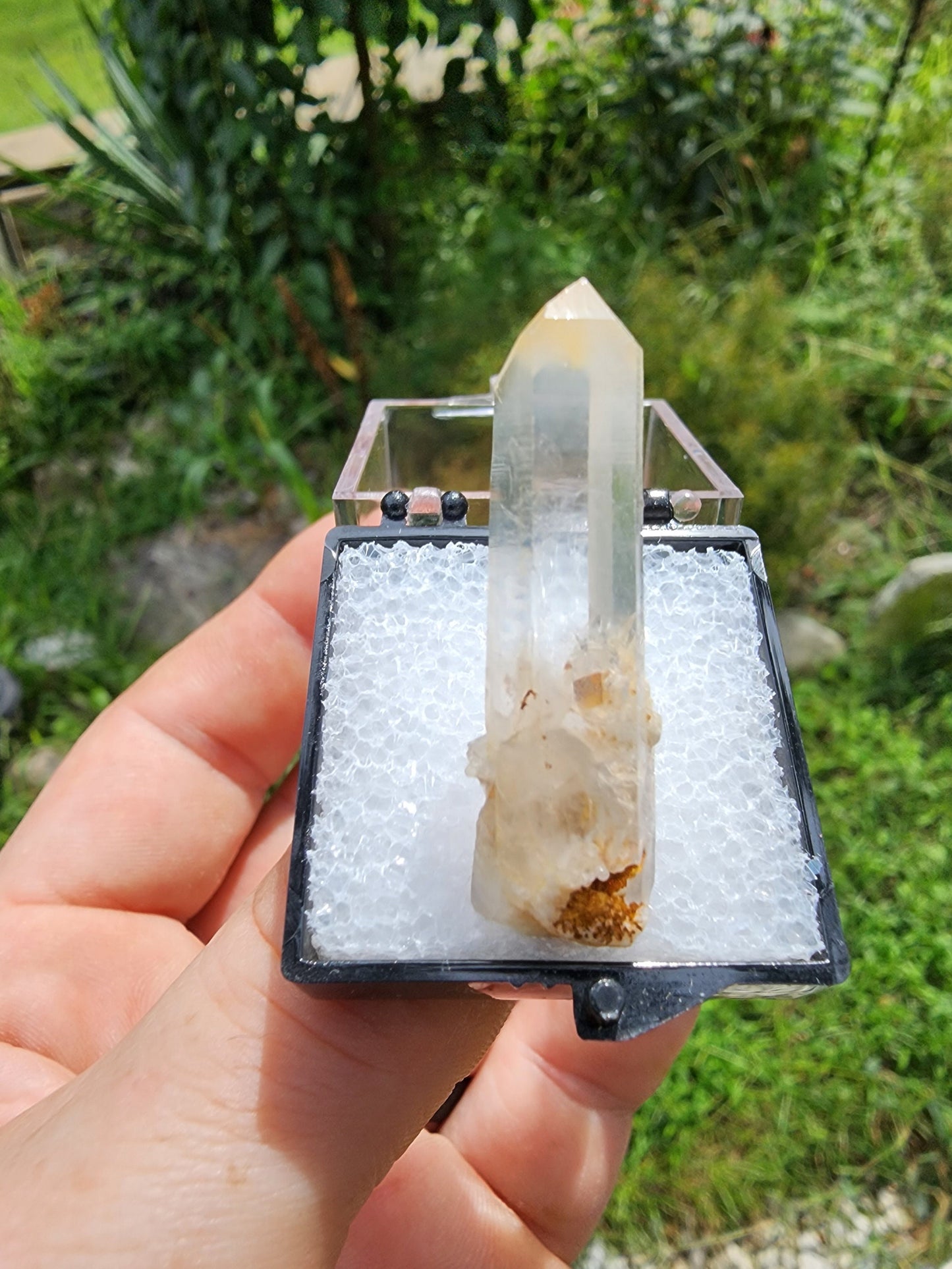 Halloysite in Quartz from Colombia