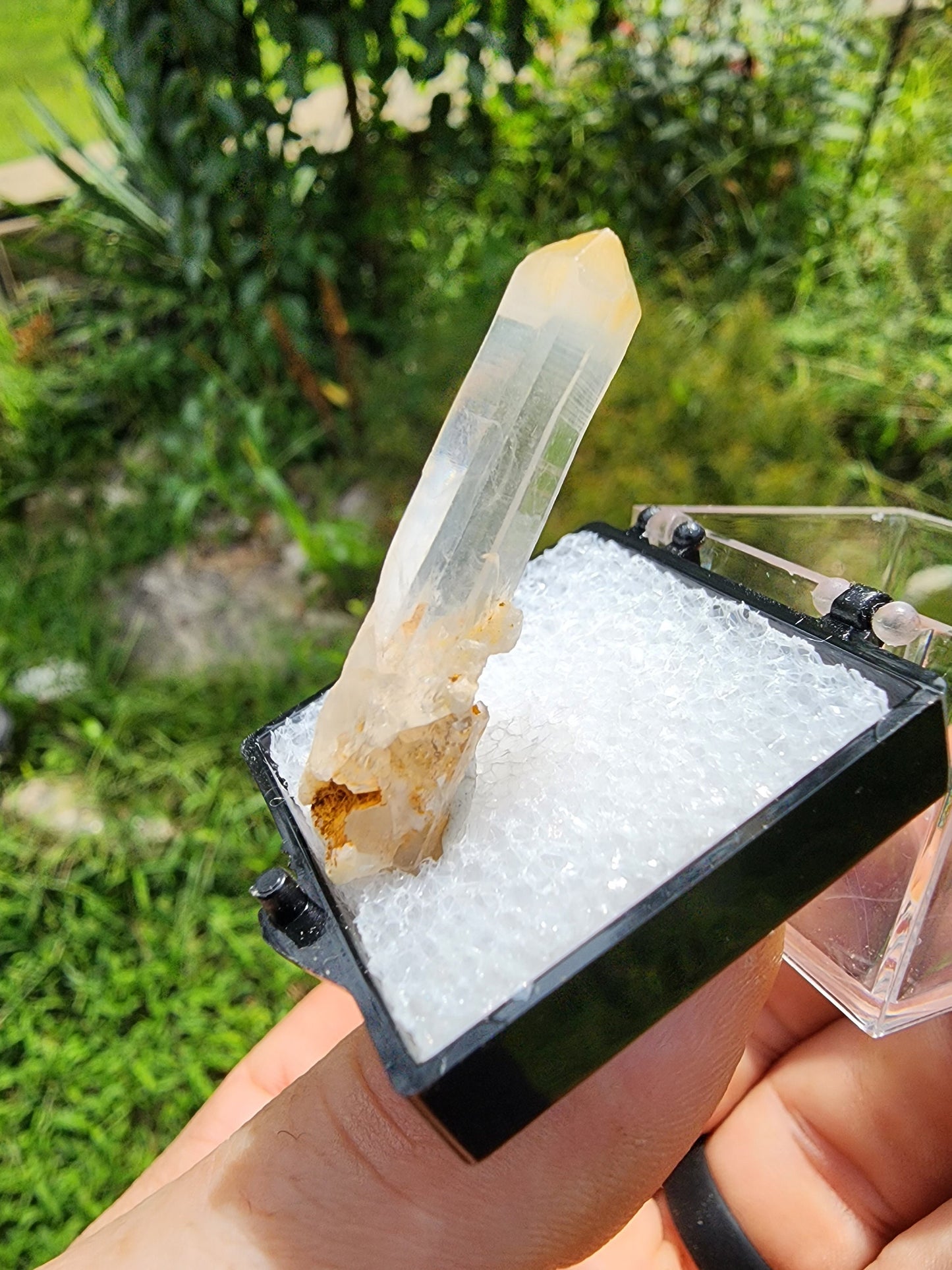 Halloysite in Quartz from Colombia