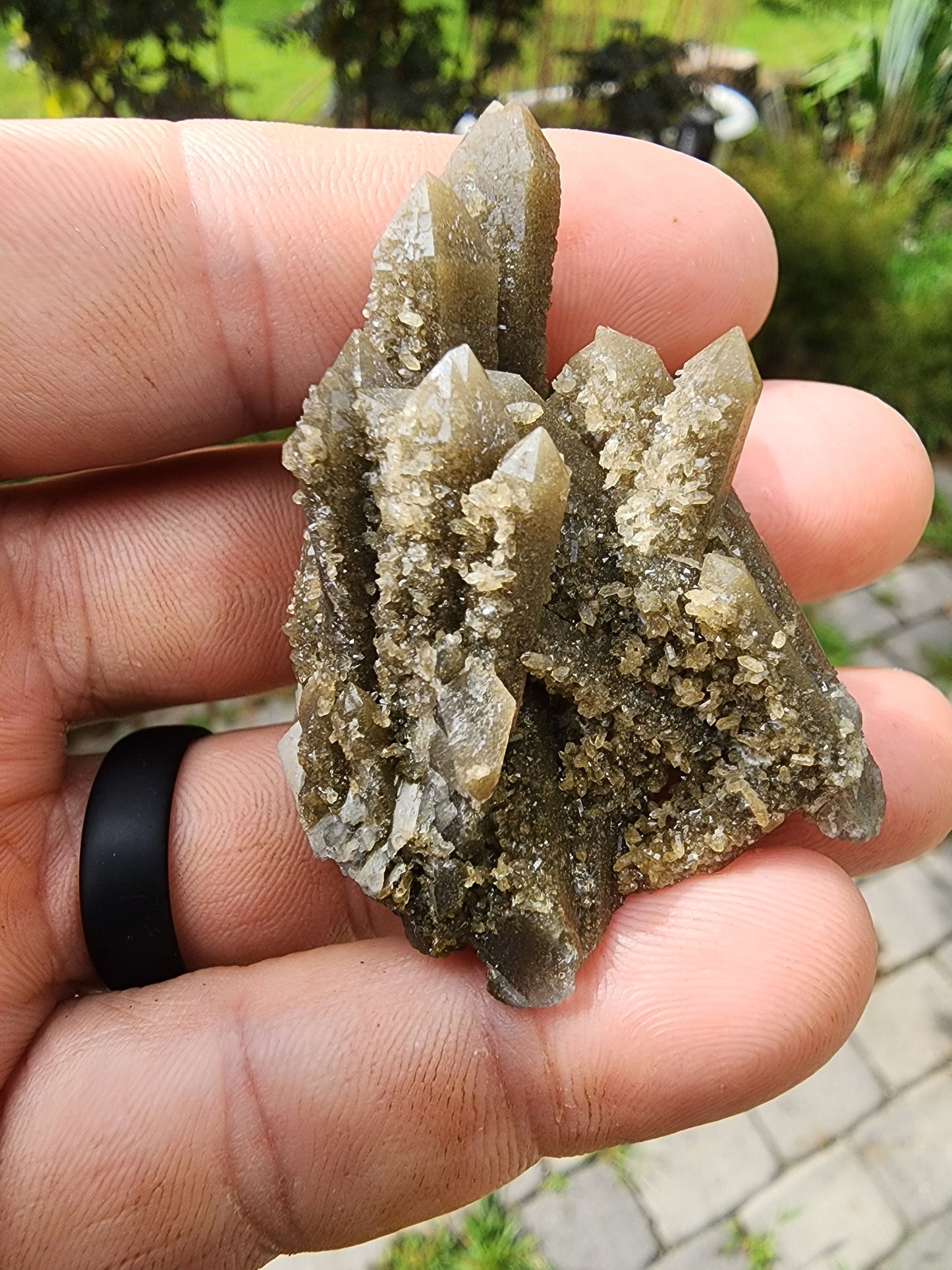 Hedenbergite in Quartz Cluster from Inner Mongolia