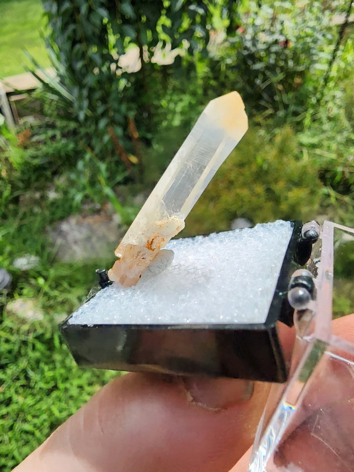 Halloysite in Quartz from Colombia
