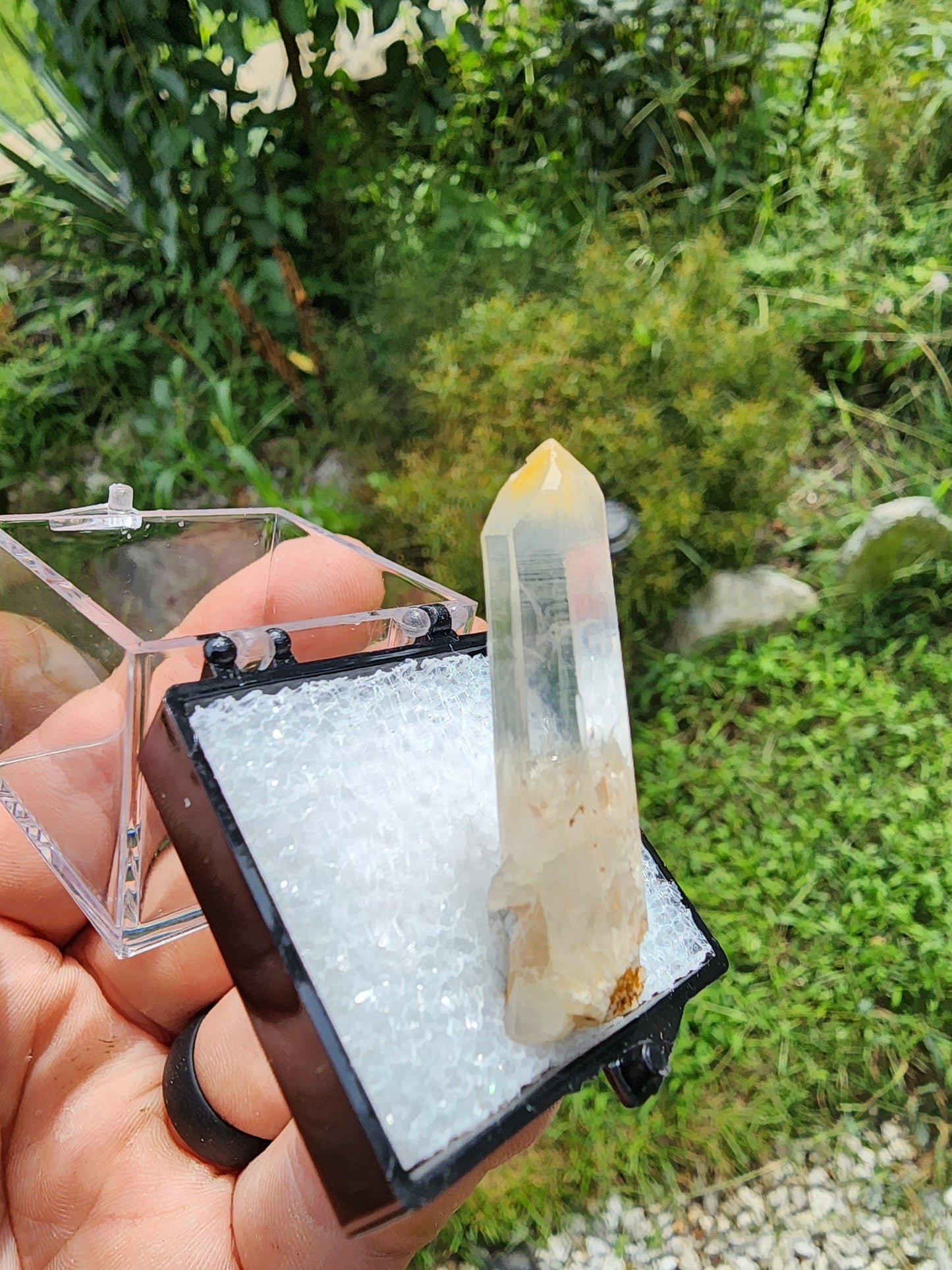Halloysite in Quartz from Colombia