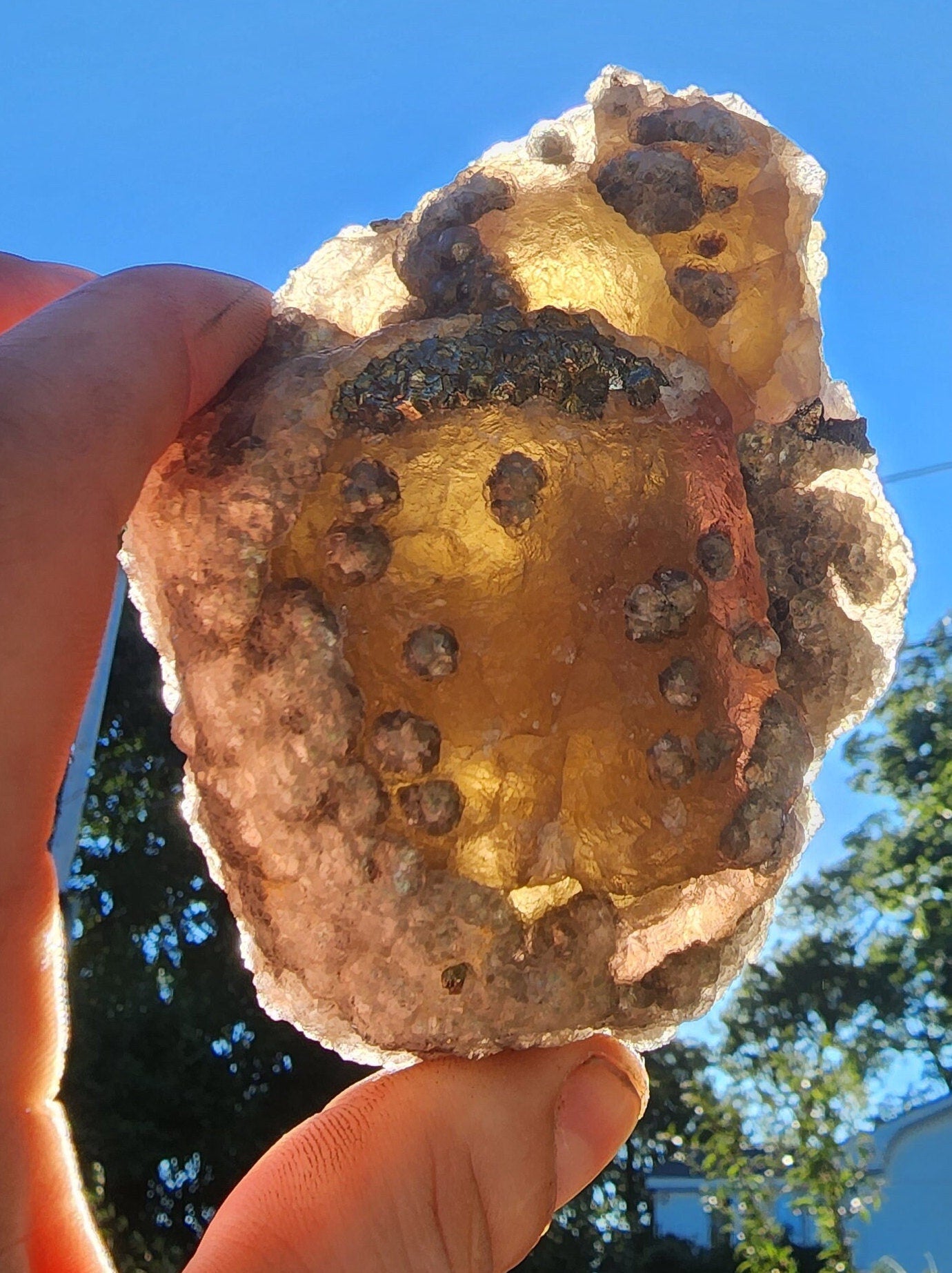 Barite and Fluorite with Pyrite Inclusions from Jiangxi, China