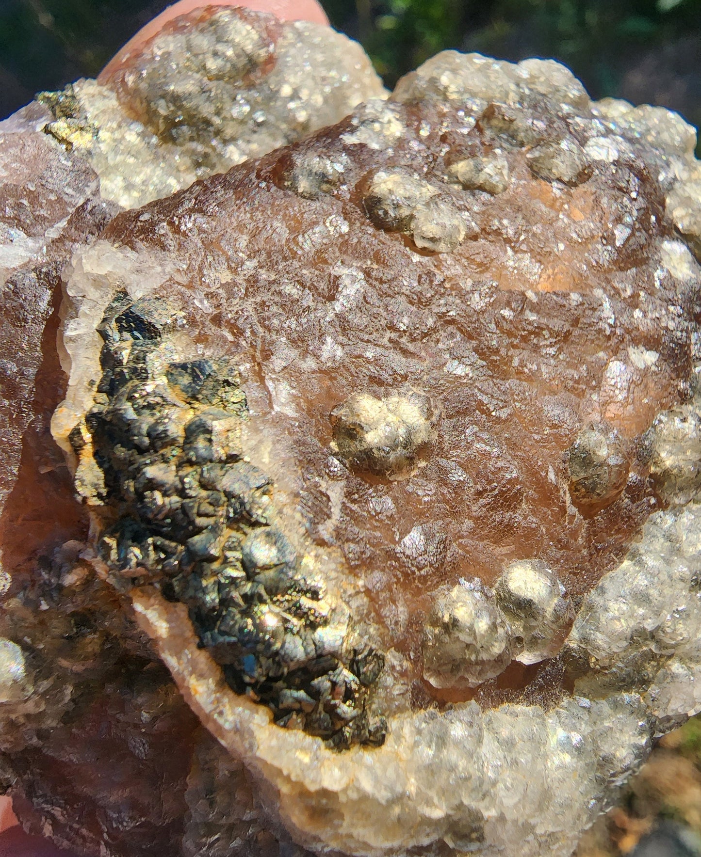 Barite and Fluorite with Pyrite Inclusions from Jiangxi, China