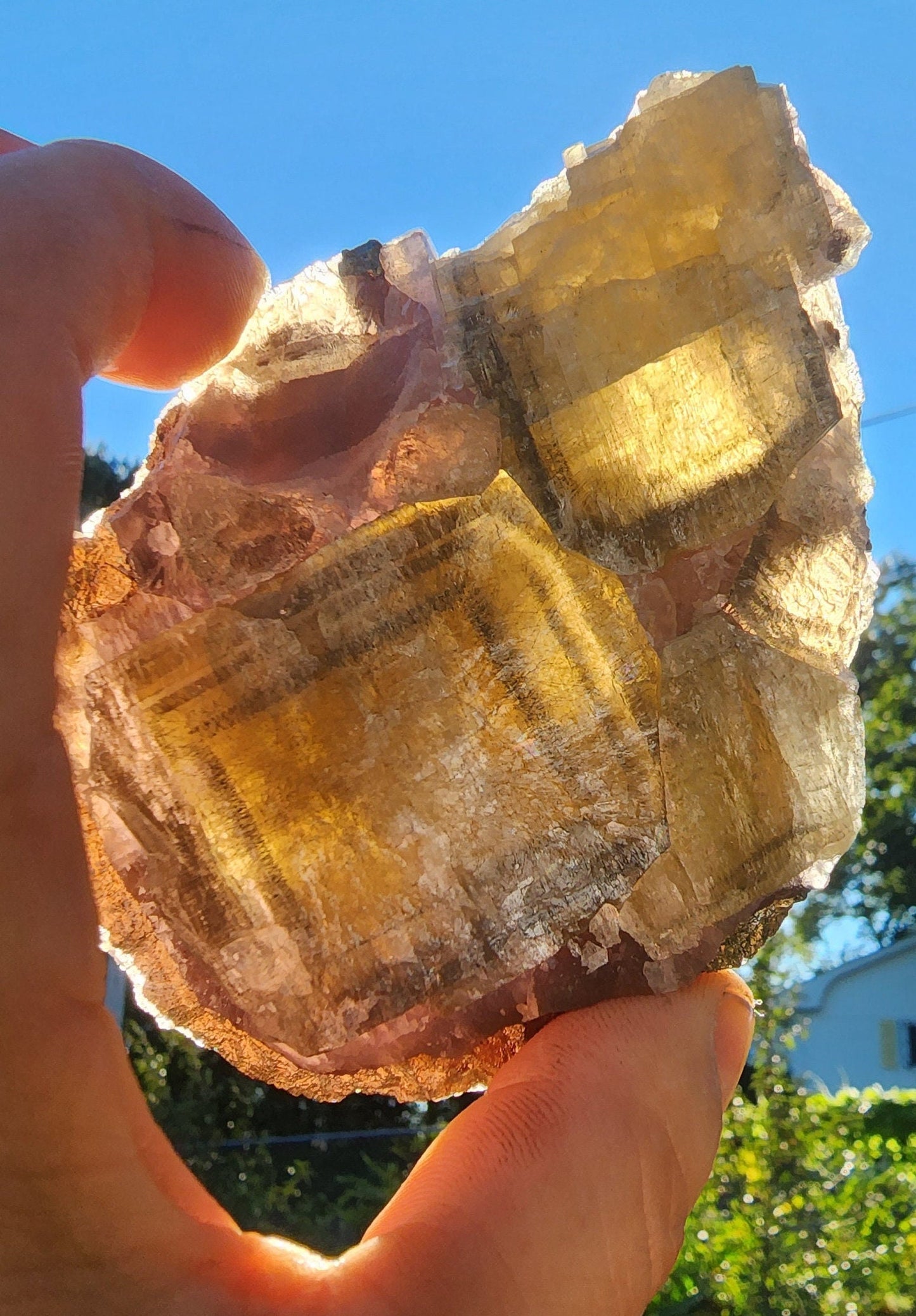Barite and Fluorite with Pyrite Inclusions from Jiangxi, China
