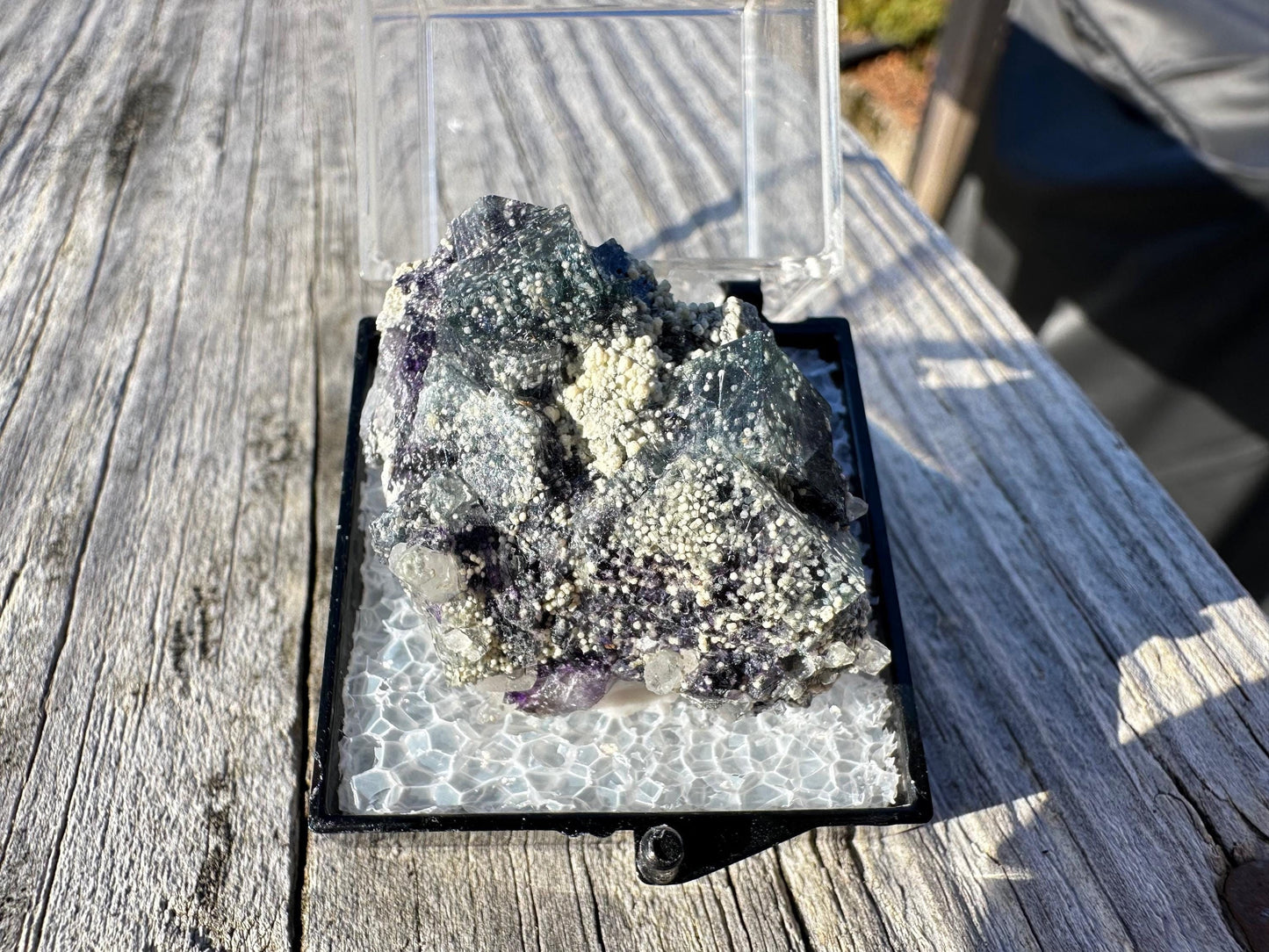 YGX Muscovite in Fluorite with Bismuthinite from China